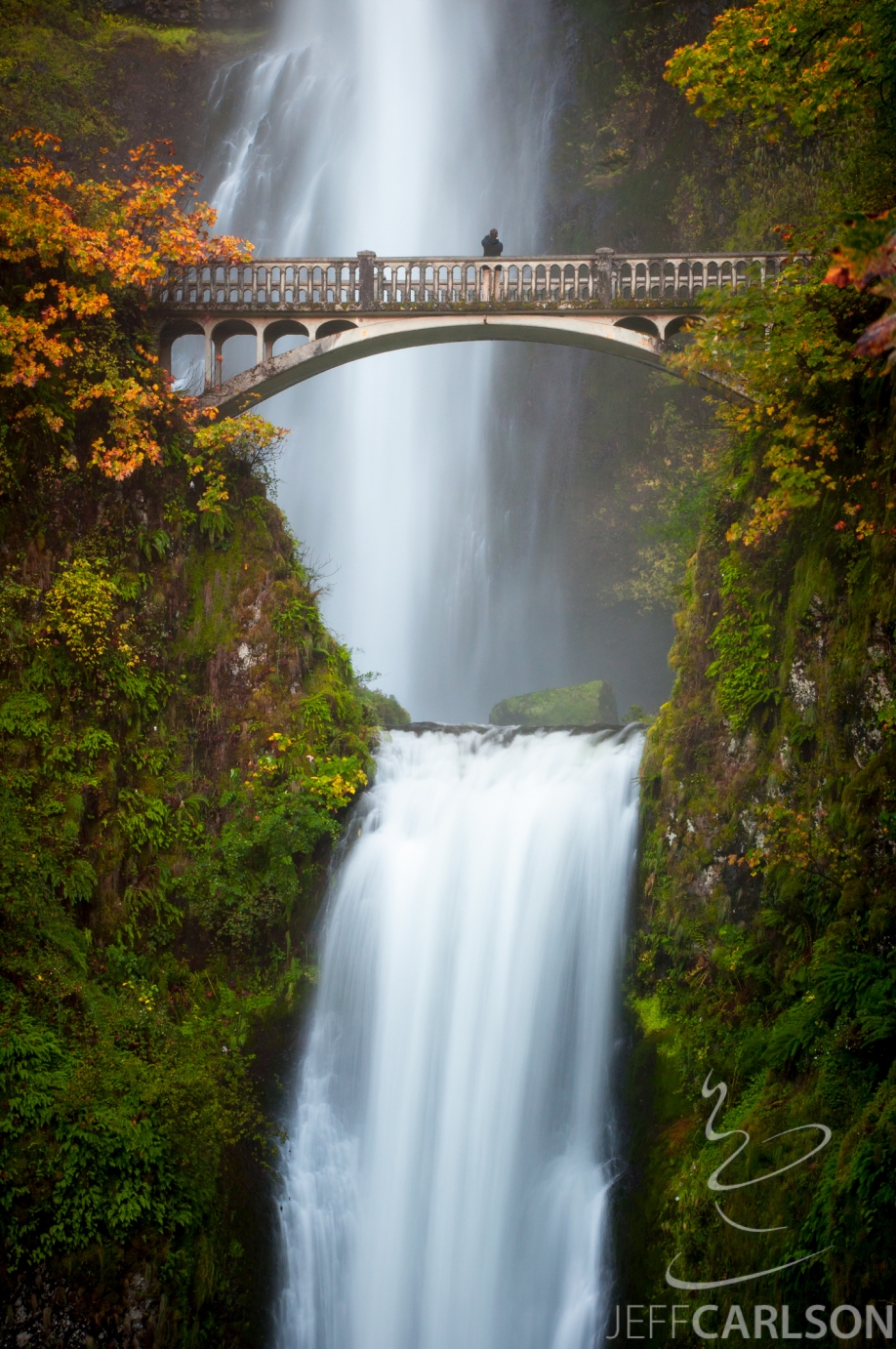 One cannot go on a photo trip to Oregon without getting a shot of the famous falls. (And breakfast at the lodge is tasty, too.)